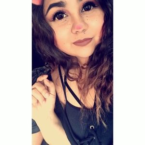 Meet your Posher, Valeria